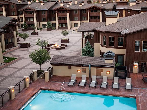 Imagen de la piscina del Hotel The Chateaux Deer Valley. Foto 10