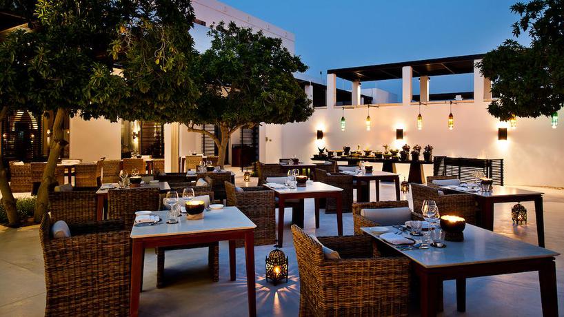 Imagen del bar/restaurante del Hotel The Chedi Muscat. Foto 2