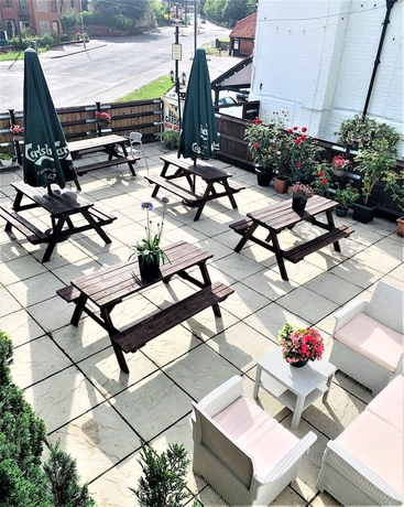 Imagen de los exteriores del Hotel The Chequers Inn, Amersham. Foto 12