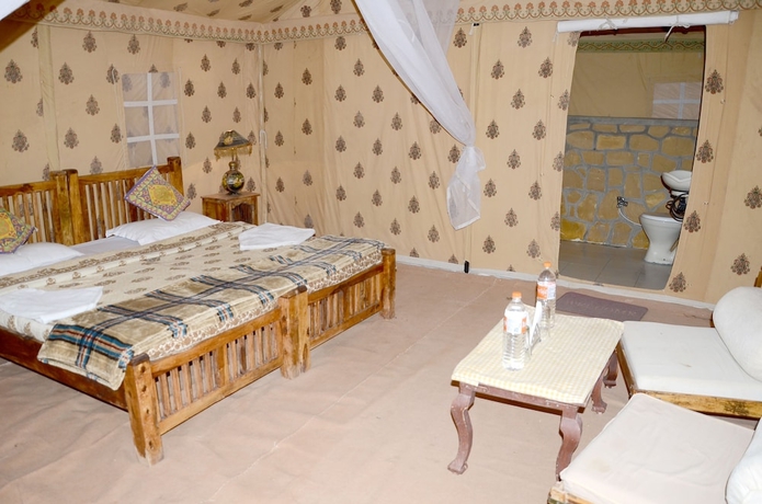 Imagen de la habitación del Hotel The Chirag Desert Camp. Foto 11