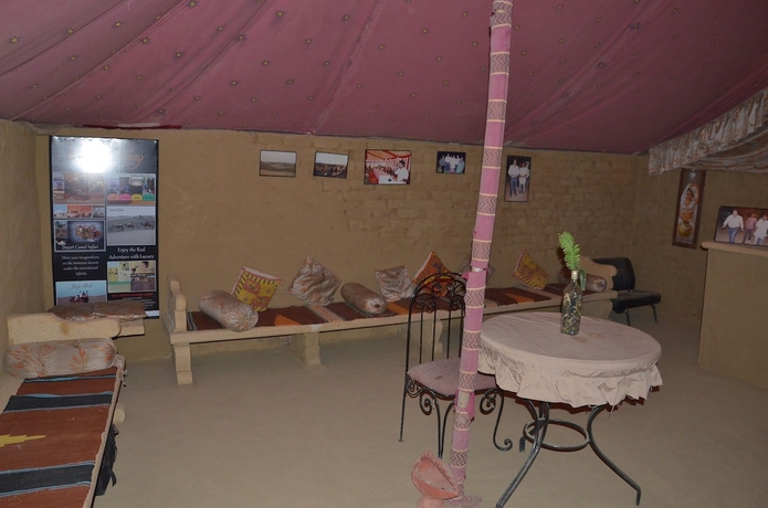 Imagen del bar/restaurante del Hotel The Chirag Desert Camp. Foto 4