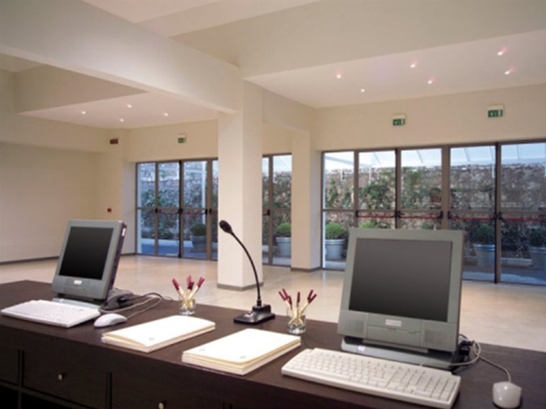 Imagen general del Hotel The Church Village. Foto 2