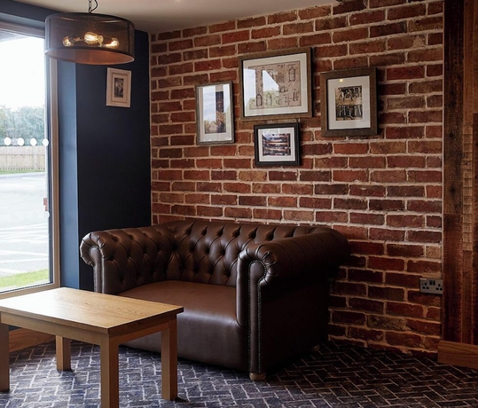 Imagen de los interiores del Hotel The Churchill By Greene King Inns. Foto 16