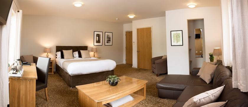 Imagen de la habitación del Hotel The Churchill Court. Foto 7