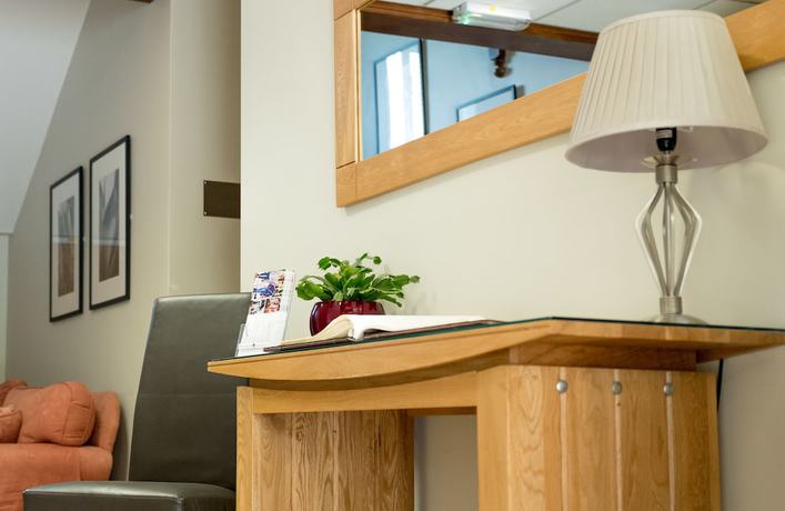 Imagen de los interiores del Hotel The Churchill Court. Foto 20