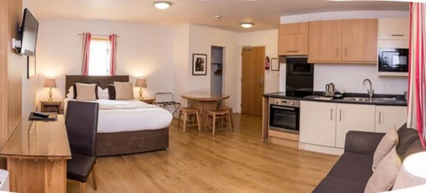 Imagen de la habitación del Hotel The Churchill Court. Foto 14