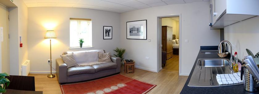 Imagen de la habitación del Hotel The Churchill Court. Foto 16