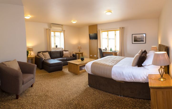 Imagen de la habitación del Hotel The Churchill Court. Foto 18