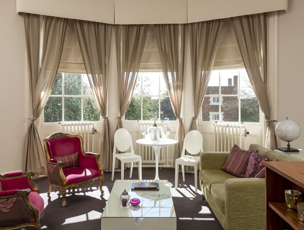 Imagen de la habitación del Hotel The Churchill. Foto 3