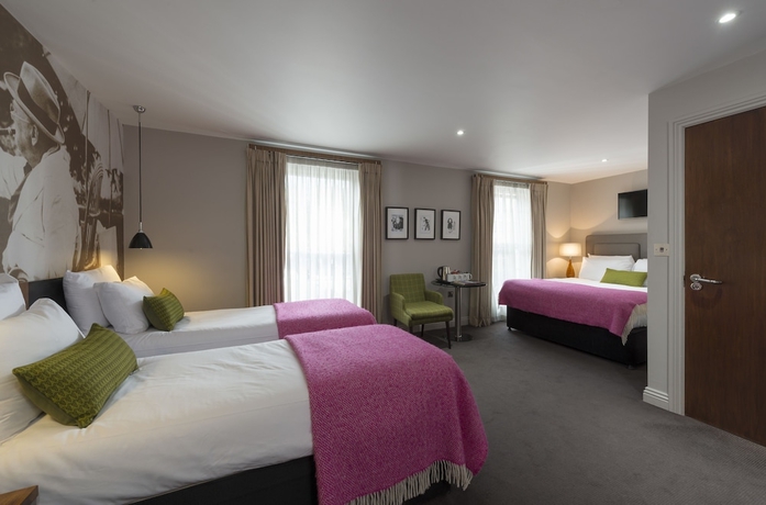 Imagen de la habitación del Hotel The Churchill. Foto 8