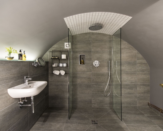 Imagen de la habitación del Hotel The Churchill. Foto 14