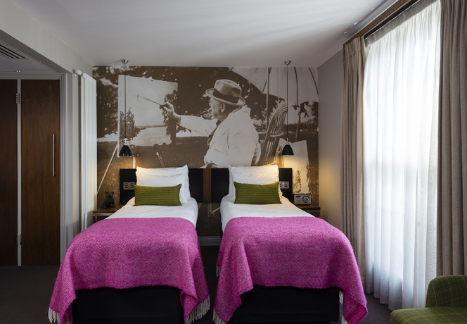 Imagen de la habitación del Hotel The Churchill, York. Foto 5