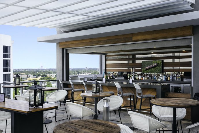 Imagen del bar/restaurante del Hotel The Circ Hotel Hollywood, Sonder by Marriott Bonvoy. Foto 5