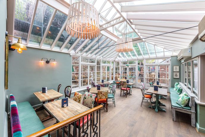 Imagen del bar/restaurante del Hotel The City Gate, Exeter. Foto 4