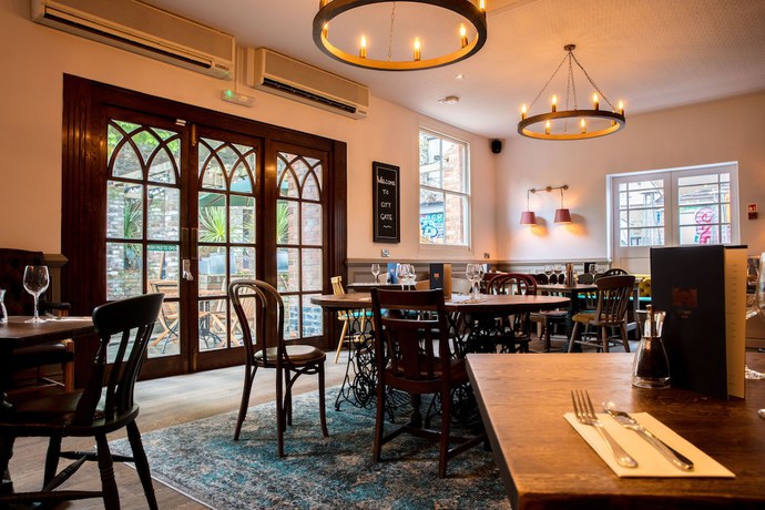 Imagen del bar/restaurante del Hotel The City Gate, Exeter. Foto 5