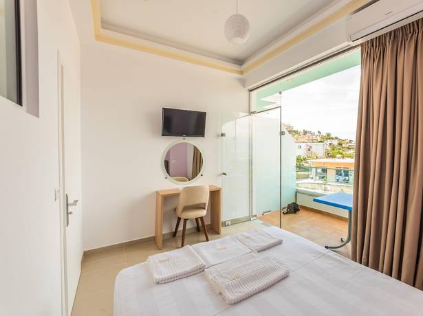 Imagen de la habitación del Hotel The City Gate, Sarande. Foto 9