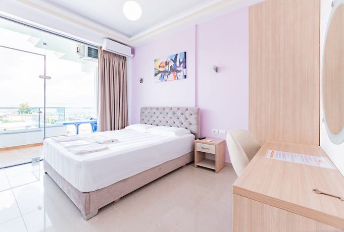 Imagen de la habitación del Hotel The City Gate, Sarande. Foto 17