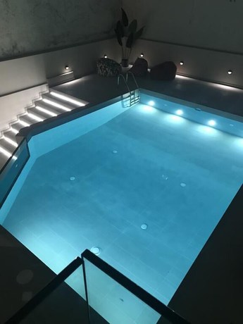 Imagen de la piscina del Hotel The City and Suites. Foto 19