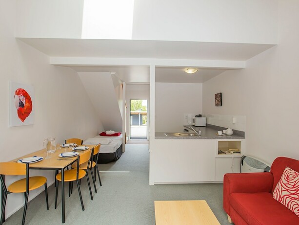Imagen de la habitación del Hotel The Claremont Motels and Apartments. Foto 19