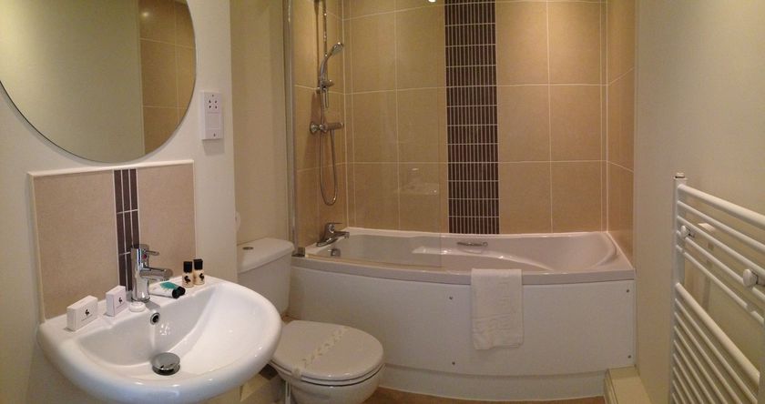 Imagen de la habitación del Hotel The Clarendon Royal. Foto 3