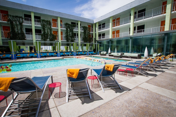 Imagen de la piscina del Hotel The Clarendon and Spa. Foto 13