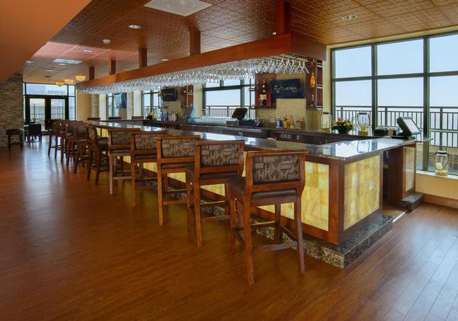 Imagen del bar/restaurante del Hotel The Claridge. Foto 4