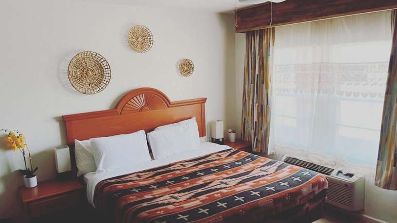 Imagen de la habitación del Hotel The Classic Desert Aire. Foto 11