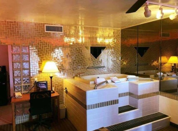 Imagen de la habitación del Hotel The Classic Desert Aire. Foto 13