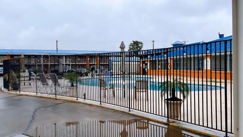Imagen de la piscina del Hotel The Classic Desert Aire. Foto 18