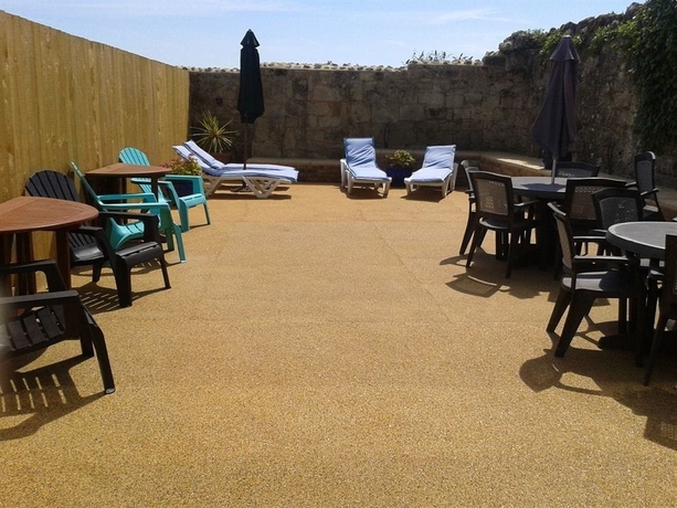 Imagen de los exteriores del Hotel The Cliff Hall. Foto 13
