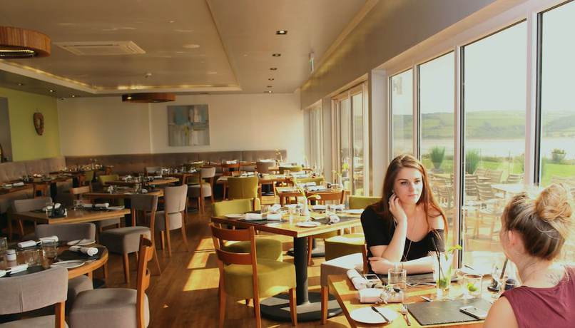 Imagen del bar/restaurante del Hotel The Cliff Hotel And Spa. Foto 9
