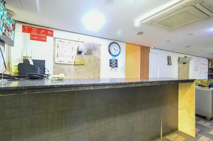 Imagen de los interiores del Hotel The Cliff, Indore. Foto 14