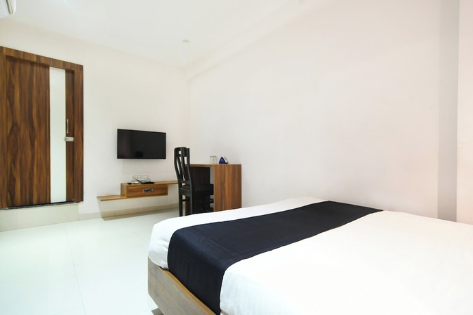 Imagen de la habitación del Hotel The Cliff, Indore. Foto 5