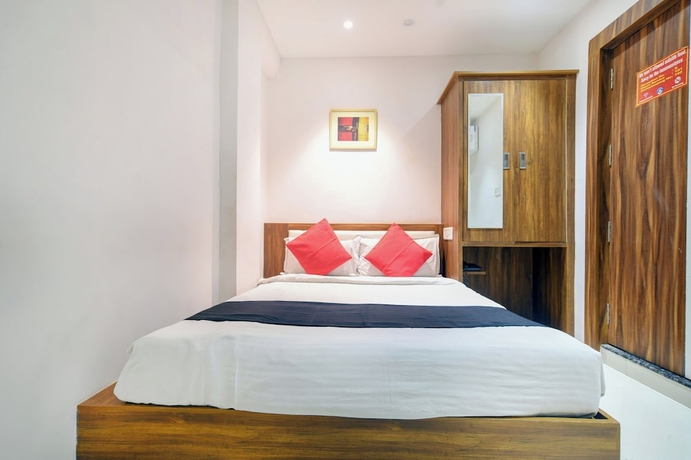 Imagen de la habitación del Hotel The Cliff, Indore. Foto 6