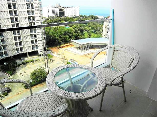 Imagen general del Hotel The Cliff Sea and Pool Views Studio Apartment Pratumnak Pattaya. Foto 6