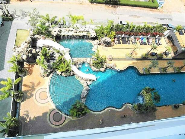 Imagen general del Hotel The Cliff Sea and Pool Views Studio Apartment Pratumnak Pattaya. Foto 11
