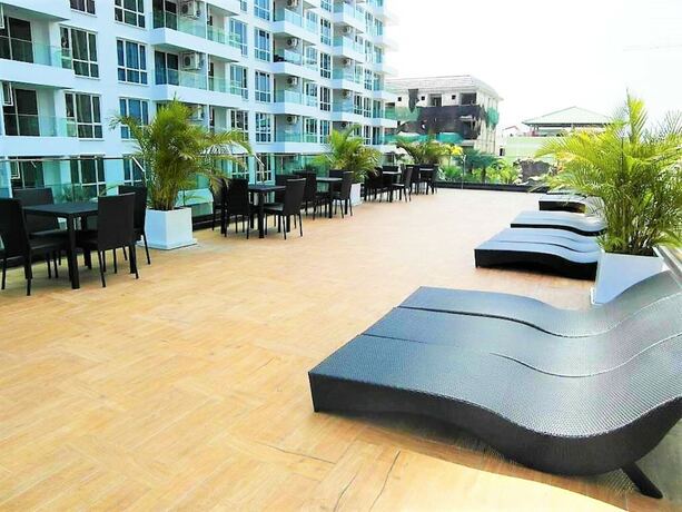 Imagen general del Hotel The Cliff Sea and Pool Views Studio Apartment Pratumnak Pattaya. Foto 12