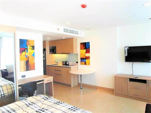 Imagen general del Hotel The Cliff Sea and Pool Views Studio Apartment Pratumnak Pattaya. Foto 13