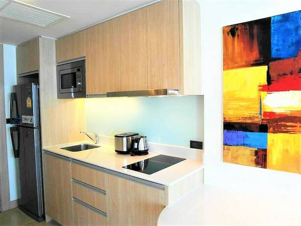 Imagen general del Hotel The Cliff Sea and Pool Views Studio Apartment Pratumnak Pattaya. Foto 16