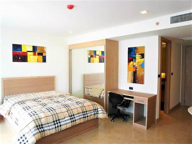Imagen de la habitación del Hotel The Cliff Sea and Pool Views Studio Apartment Pratumnak Pattaya. Foto 17