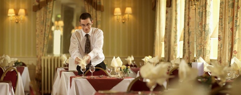 Imagen del bar/restaurante del Hotel The Clifton, Scarborough. Foto 1