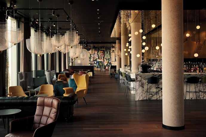 Imagen del bar/restaurante del Hotel The Cloud One Prague, part of the Motel One Group. Foto 1
