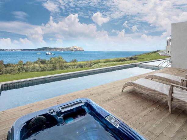 Imagen de la piscina del Hotel The Cloud PoolandSpa. Foto 6