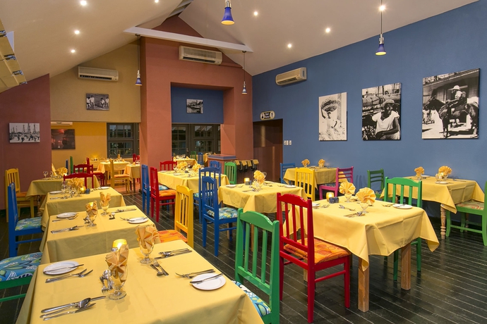 Imagen del bar/restaurante del Hotel The Club, Barbados Resort and Spa Adults Only - All Inclusive. Foto 4