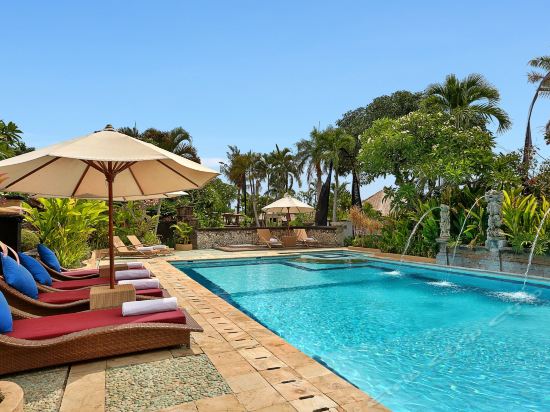 Imagen de la piscina del Hotel The Club Villas. Foto 16