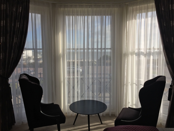 Imagen de los interiores del Hotel The Clyffe. Foto 19