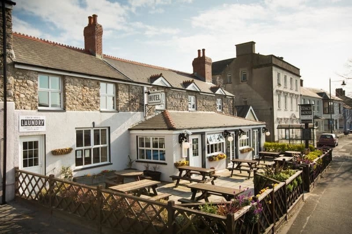 Imagen del bar/restaurante del Hotel The Coach House, Pembroke. Foto 4