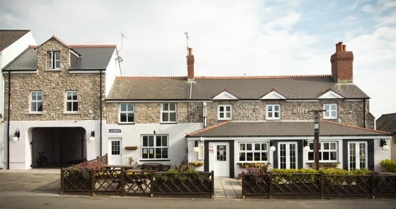 Imagen de los exteriores del Hotel The Coach House, Pembroke. Foto 19