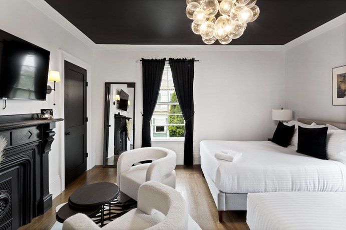 Imagen de la habitación del Hotel The Coach House, Salem. Foto 10