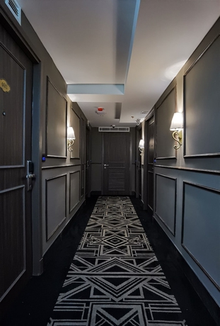 Imagen de los interiores del Hotel The Coach Sukhumvit / Asok Bts Bangkok By Compass Hospitality. Foto 14